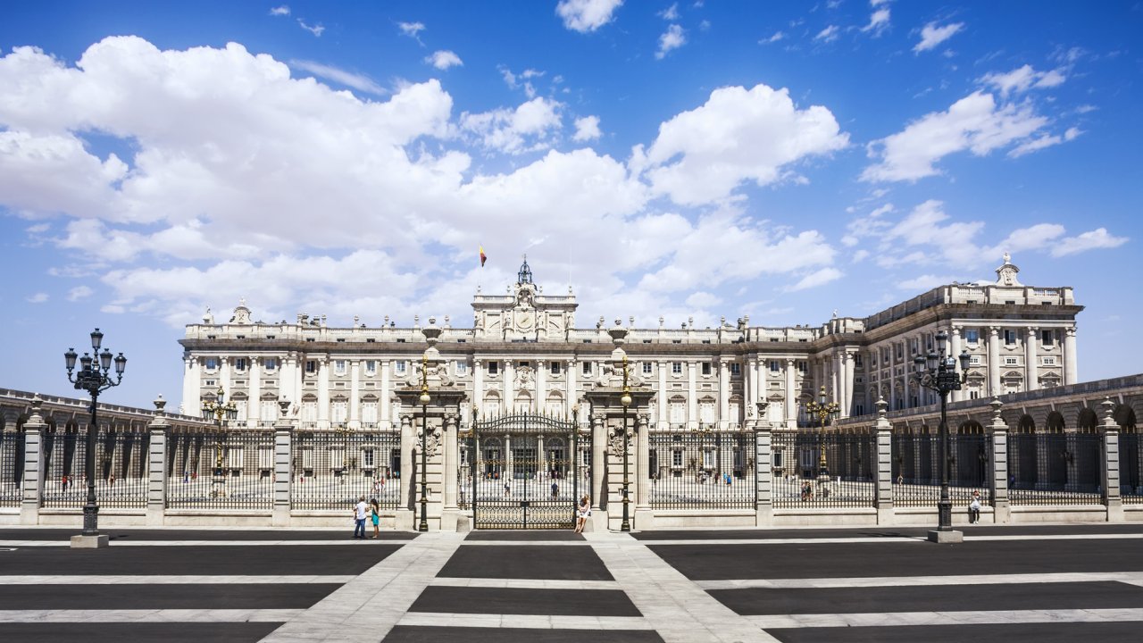 du-lich-tay-ban-nha-Royal-Palace-of-Madrid