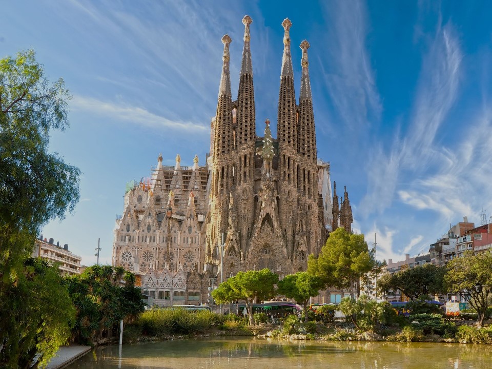 du-lich-tay-ban-nha-Sagrada-Familia