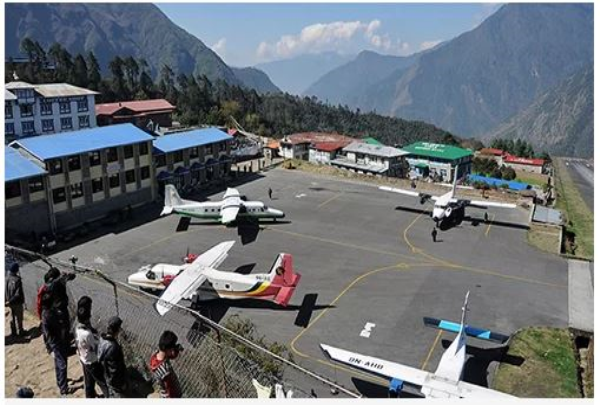Sân bay nguy hiểm nhất thế giới trên dãy Himalaya