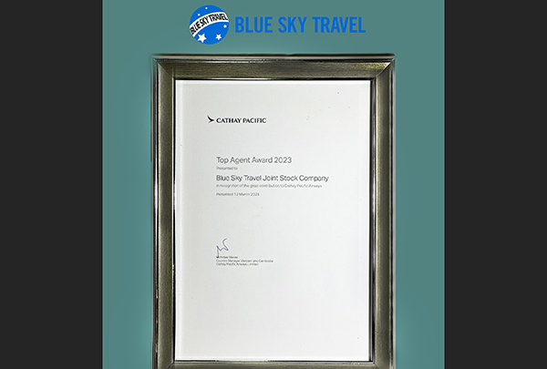 Top Agent Award 2023 from Cathay Pacific!