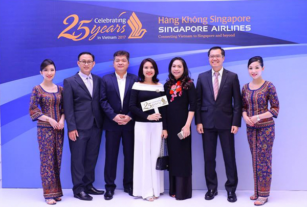 TOP PASSENGER AGENT IN FLIGHT YEAR 2016/2017 – SINGAPORE AIRLINES
