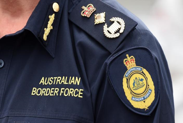 Du khách có thể bị hủy visa nếu mang hàng hóa bị cấm vào Úc